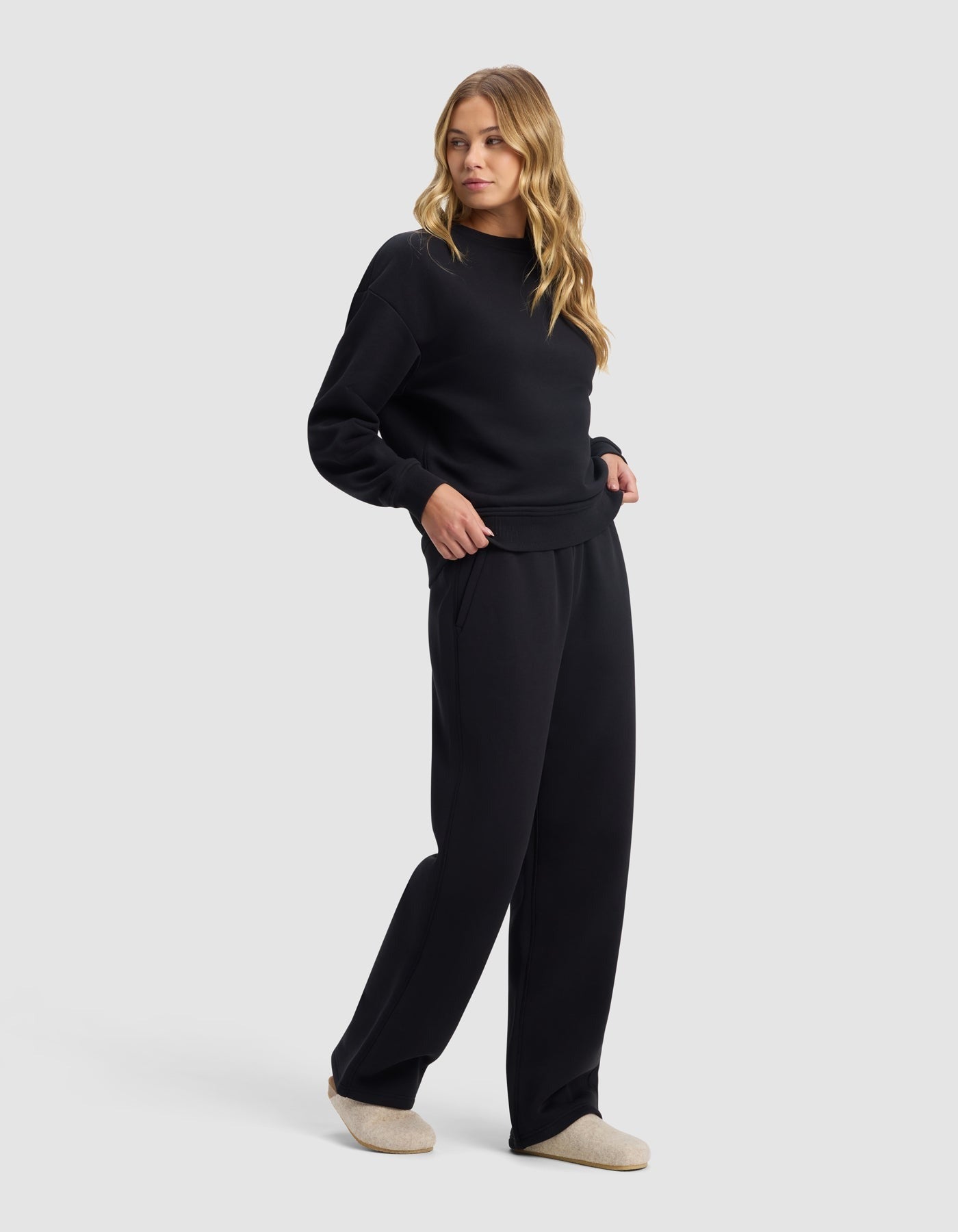Women's Cityscape 2.0 Crewneck & Wide Leg Pant Set