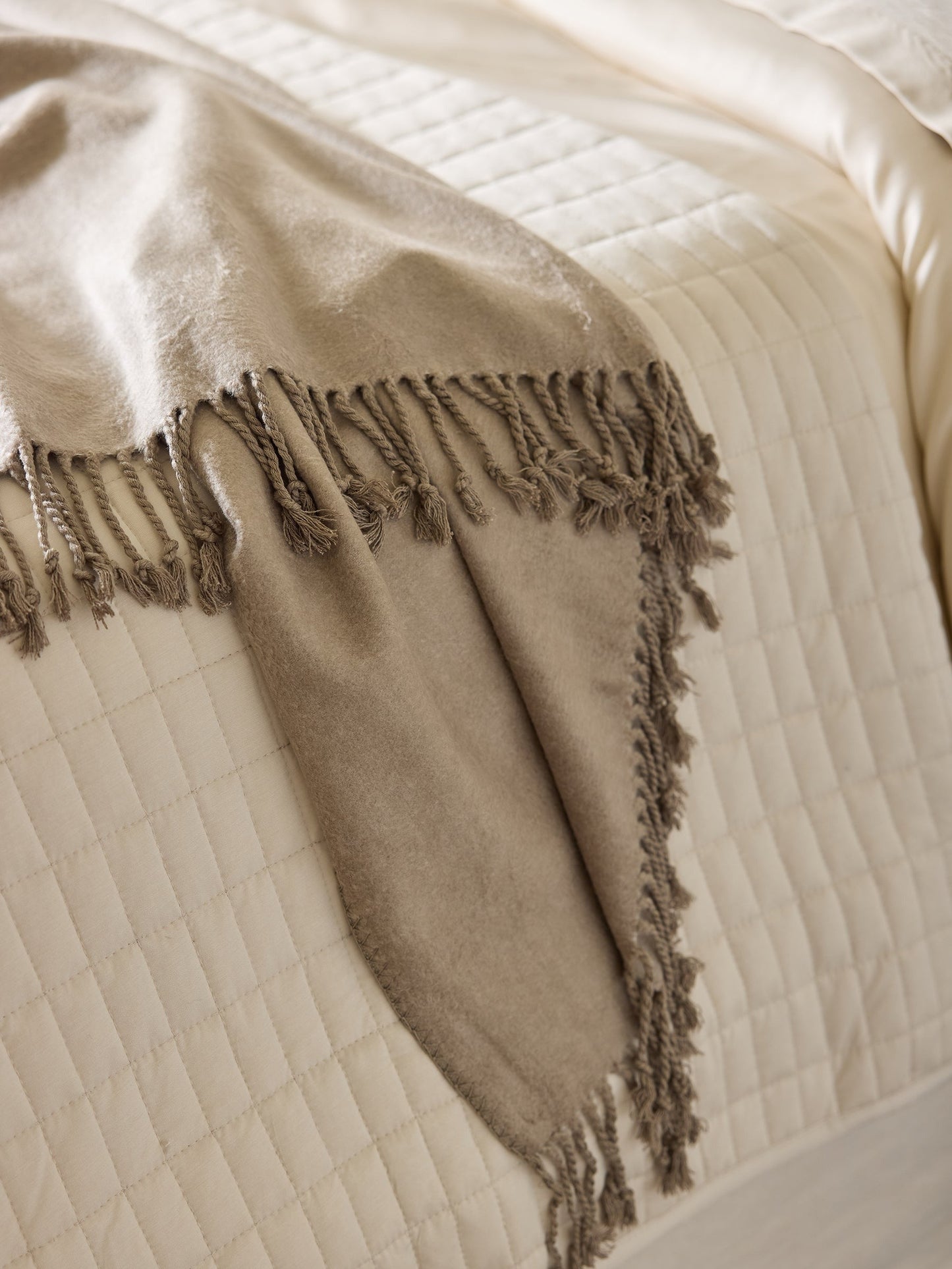 Bamboo Tassel Throw - Wholesale