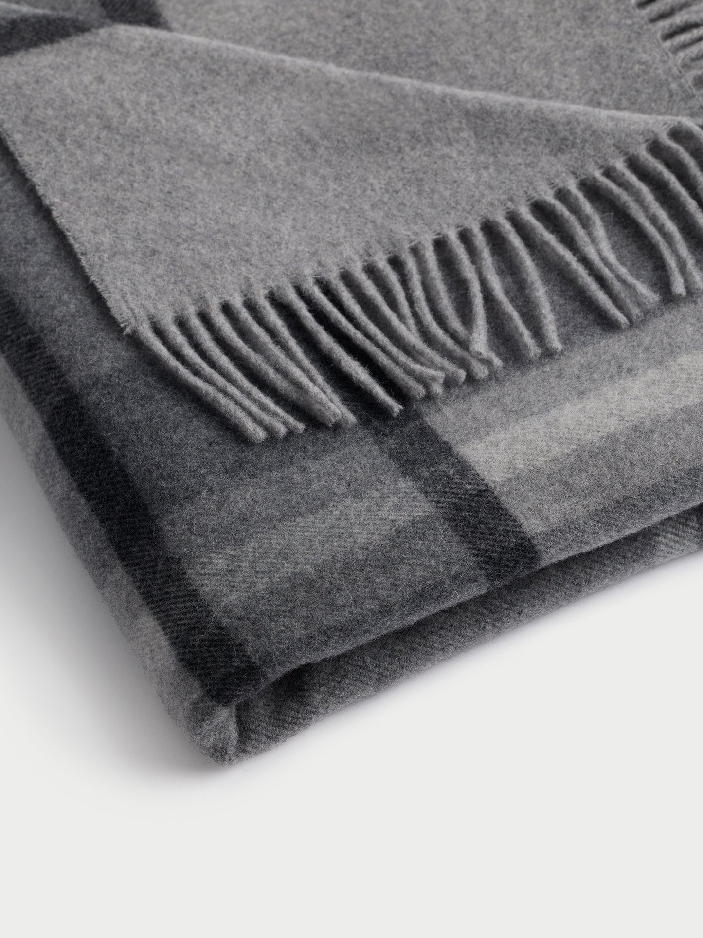 Lucca Throw - Last Chance